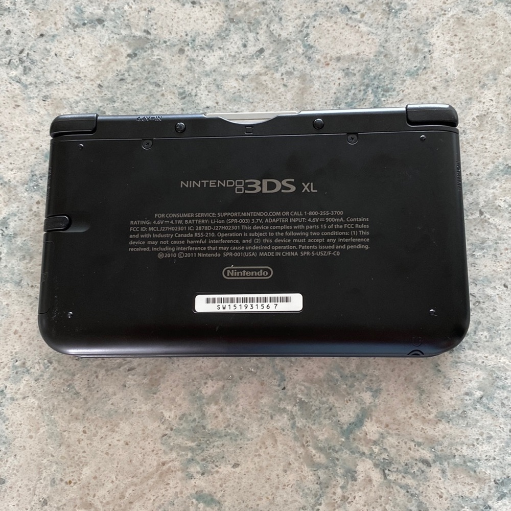Nintendo 3DS XL pretty great condition but don’t have the charger comes w 1 game